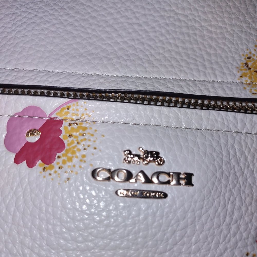 Beautiful Coach leather satchel C5838. NWOT - Picture 2 of 4